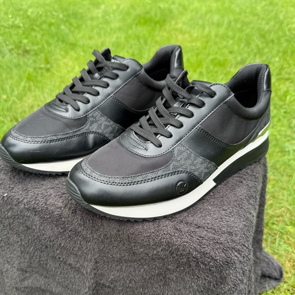 Michael Kors Black Clsssic Logo Audi Canvas Sneakers Sleek Design Versatile - Picture 1 of 9